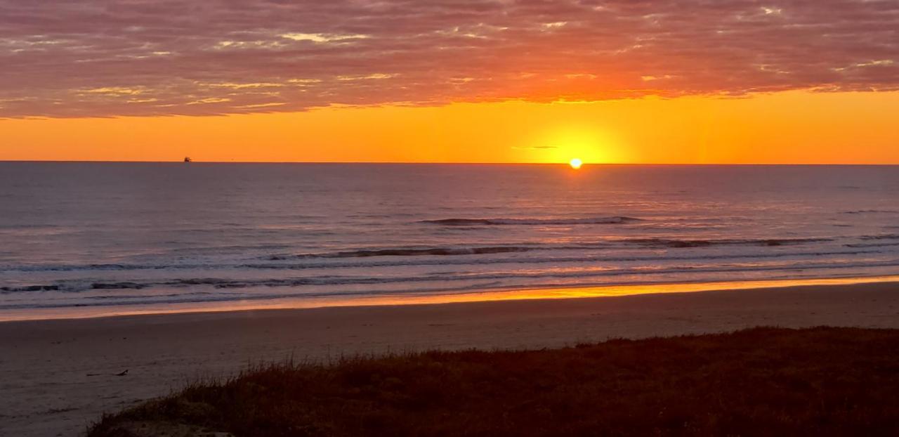 Beachfront Sanctuary Appartamento South Padre Island Esterno foto